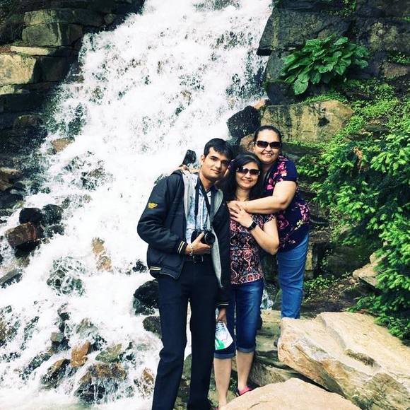 Meet your Posher, Urvisha - Picture 1 of 1